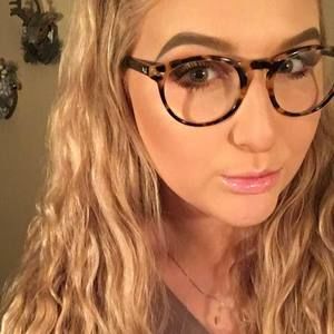 Meet your Posher, Allyson